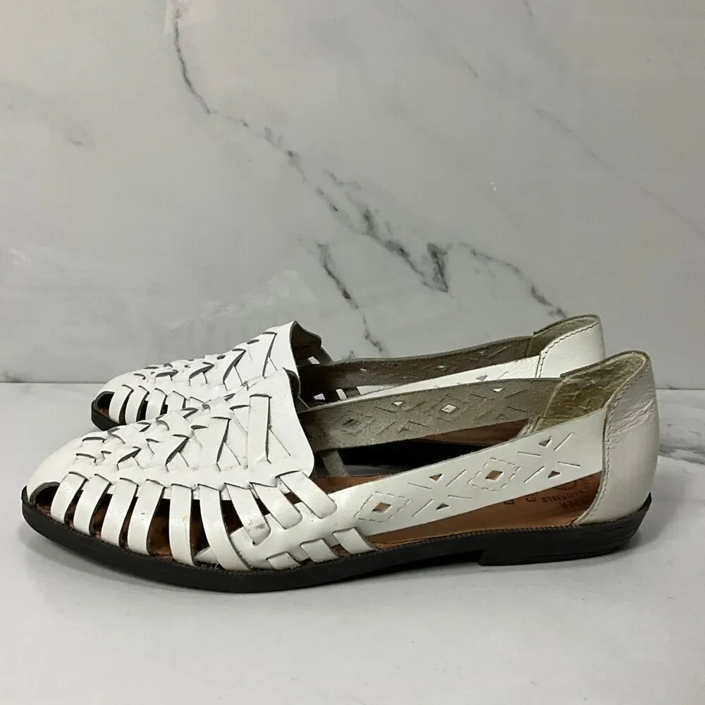 VINTAGE 80’s ROMANO Woven White Leather Sandals Flats